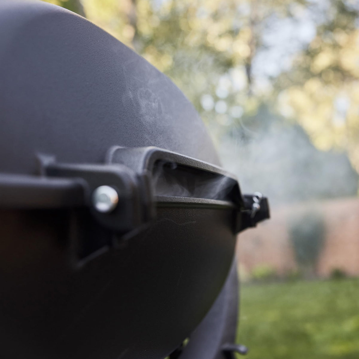 Liquid Propane Grill with Stand Q675